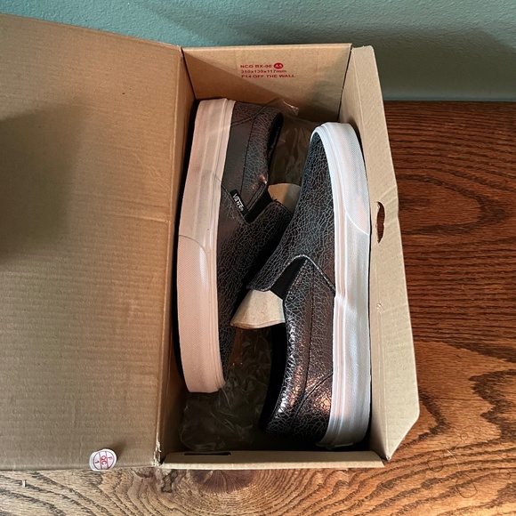 Vans Metalic Leather Slip On's    Women's Size 7    Men's Size 5.5    NWT - Picture 8 of 10